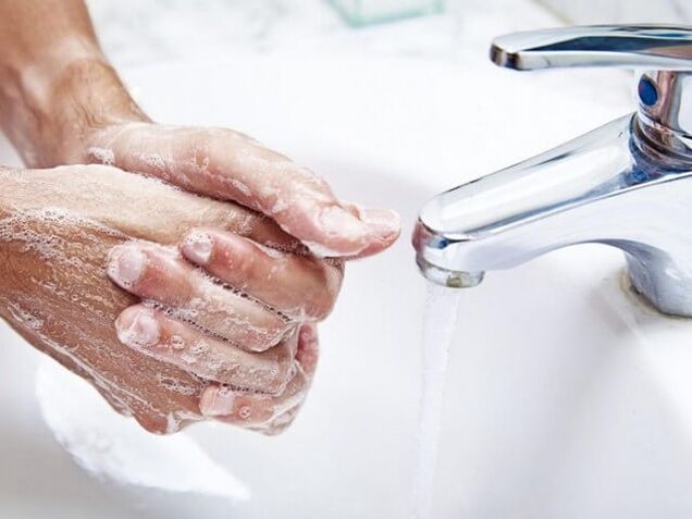 spălarea mâinilor în timpul deparazitării